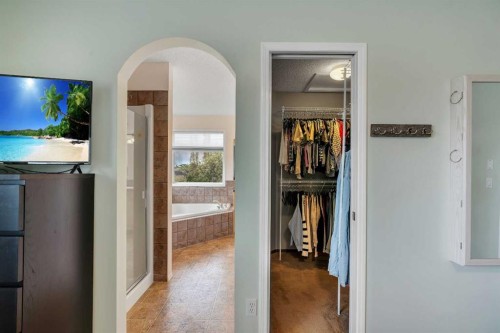 104 Prestwick Street Se, Calgary, AB - Indoor Photo Showing Other Room