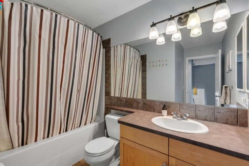 104 Prestwick Street Se, Calgary, AB - Indoor Photo Showing Bathroom