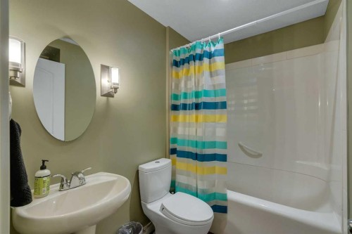 104 Prestwick Street Se, Calgary, AB - Indoor Photo Showing Bathroom