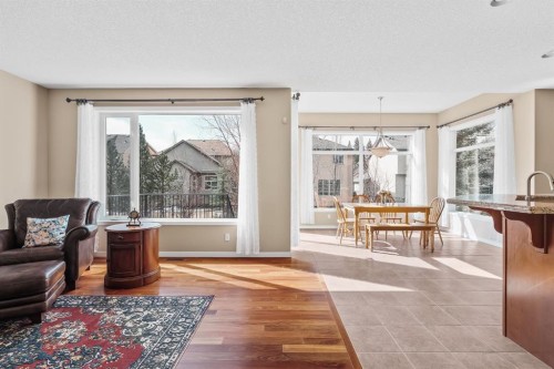 430 Discovery Ridge Boulevard Sw, Calgary, AB - Indoor Photo Showing Living Room