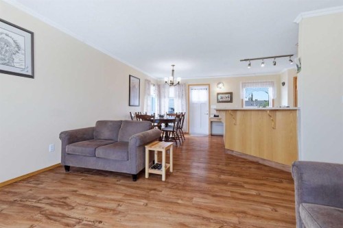 4318 60 Avenue, Innisfail, AB - Indoor Photo Showing Living Room