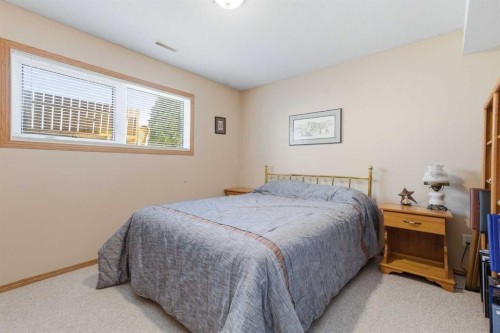 4318 60 Avenue, Innisfail, AB - Indoor Photo Showing Bedroom