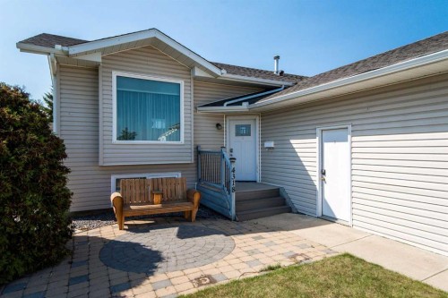 4318 60 Avenue, Innisfail, AB - Outdoor With Exterior