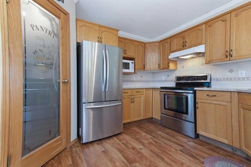 4318 60 Avenue, Innisfail, AB - Indoor Photo Showing Kitchen