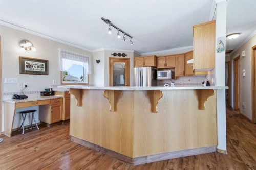 4318 60 Avenue, Innisfail, AB - Indoor Photo Showing Kitchen