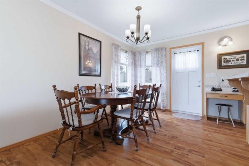 4318 60 Avenue, Innisfail, AB - Indoor Photo Showing Dining Room