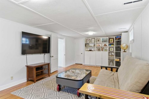 1945 Mountview Crescent Ne, Calgary, AB - Indoor