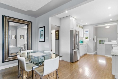 1945 Mountview Crescent Ne, Calgary, AB - Indoor Photo Showing Dining Room