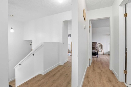 437 Maplewood Se, Diamond Valley, AB - Indoor Photo Showing Other Room