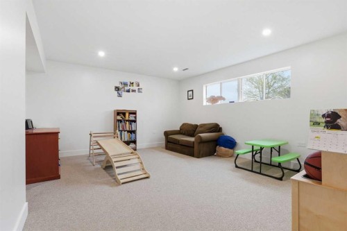 437 Maplewood Se, Diamond Valley, AB - Indoor Photo Showing Other Room
