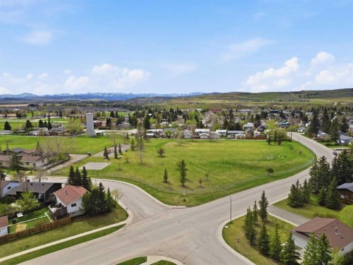 437 Maplewood Se, Diamond Valley, AB - Outdoor With View