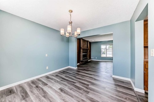 4308 55 Street Ne, Calgary, AB - Indoor Photo Showing Other Room
