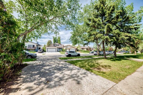 4308 55 Street Ne, Calgary, AB - Outdoor