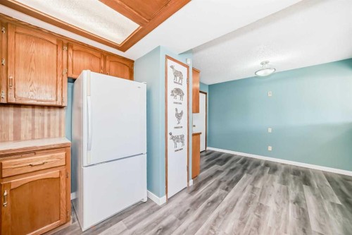 4308 55 Street Ne, Calgary, AB - Indoor Photo Showing Other Room