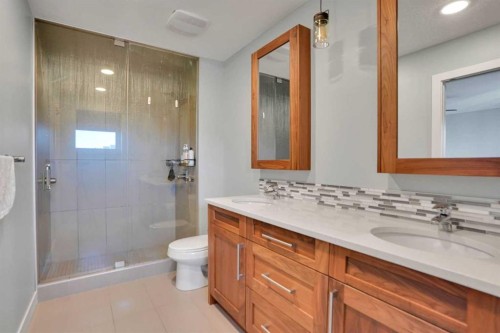 145 Marquis Common Se, Calgary, AB - Indoor Photo Showing Bathroom