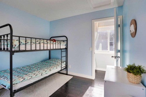 145 Marquis Common Se, Calgary, AB - Indoor Photo Showing Bedroom