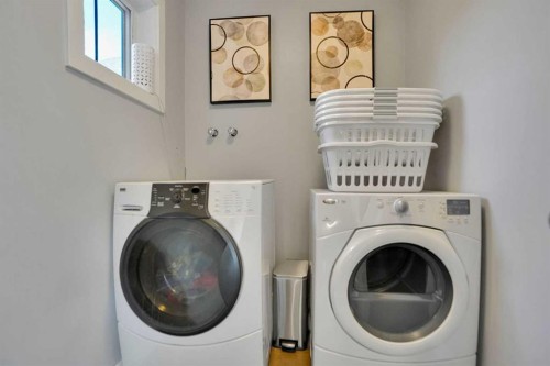 145 Marquis Common Se, Calgary, AB - Indoor Photo Showing Laundry Room