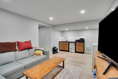 145 Marquis Common Se, Calgary, AB - Indoor
