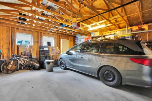 145 Marquis Common Se, Calgary, AB - Indoor Photo Showing Garage