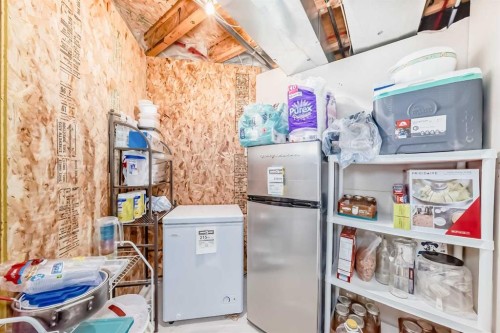 327 Hidden Ranch Circle Nw, Calgary, AB - Indoor