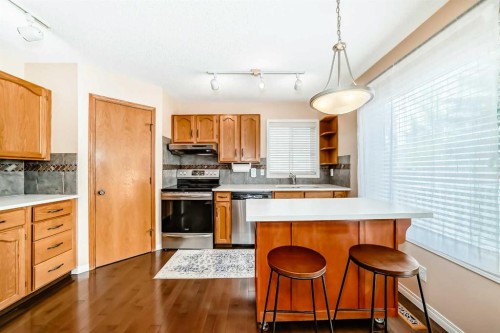 327 Hidden Ranch Circle Nw, Calgary, AB - Indoor Photo Showing Kitchen