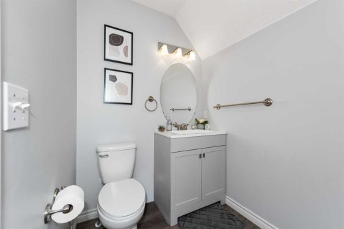 44 Tuscarora Place Nw, Calgary, AB - Indoor Photo Showing Bathroom