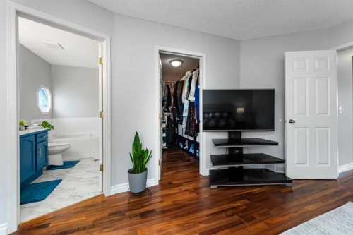 44 Tuscarora Place Nw, Calgary, AB - Indoor