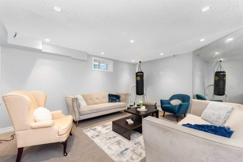 44 Tuscarora Place Nw, Calgary, AB - Indoor