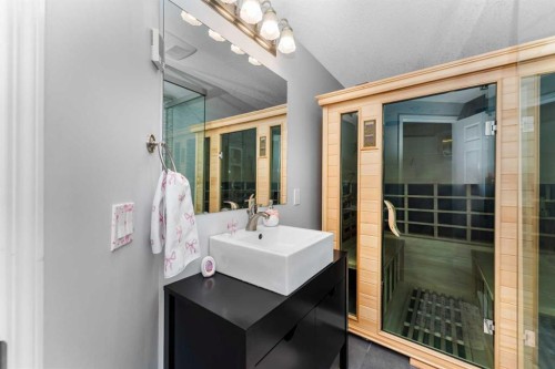 44 Tuscarora Place Nw, Calgary, AB -  Photo Showing Bathroom