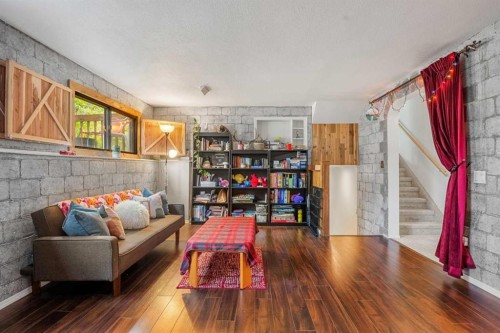 224 Ranchview Place Nw, Calgary, AB - Indoor Photo Showing Other Room
