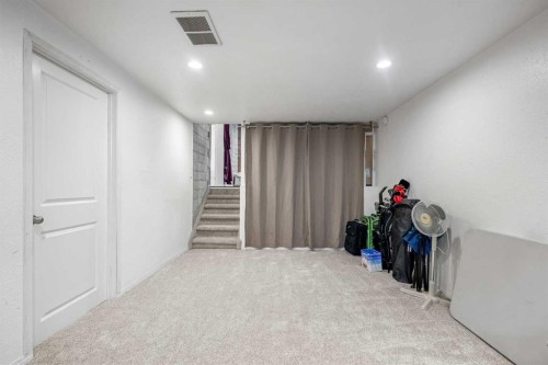 224 Ranchview Place Nw, Calgary, AB - Indoor Photo Showing Other Room