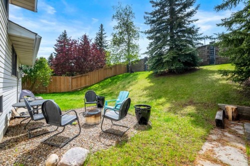 224 Ranchview Place Nw, Calgary, AB - Outdoor With Backyard