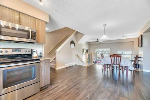 318 Strathcona Circle, Strathmore, AB - Indoor Photo Showing Kitchen