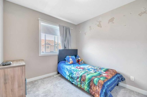 318 Strathcona Circle, Strathmore, AB - Indoor Photo Showing Bedroom