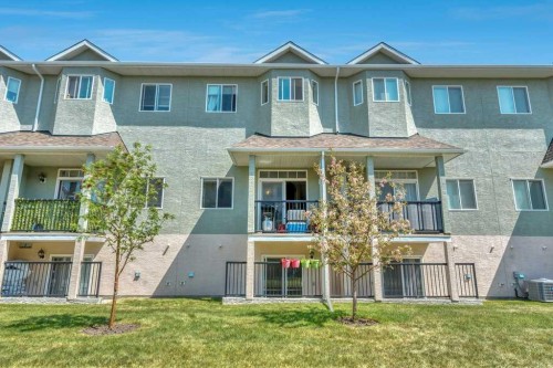 318 Strathcona Circle, Strathmore, AB - Outdoor With Facade