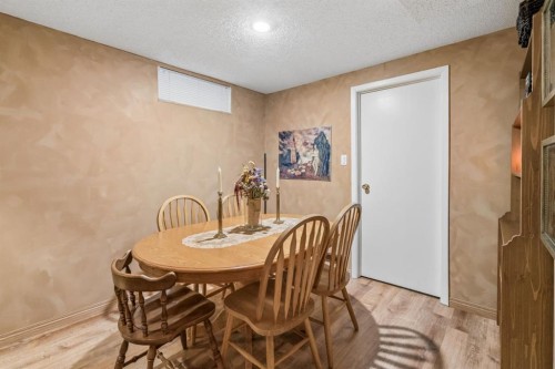 47 Cedargrove Way Sw, Calgary, AB - Indoor Photo Showing Dining Room
