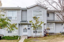 10 Deerfield Green SE Calgary, AB T2J 7B8
