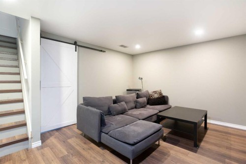 10 Deerfield Green Se, Calgary, AB - Indoor