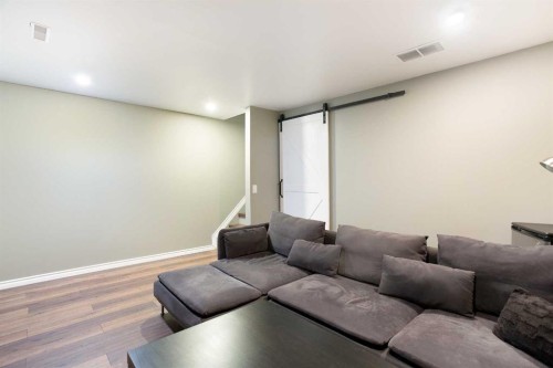 10 Deerfield Green Se, Calgary, AB - Indoor