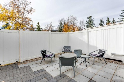 10 Deerfield Green Se, Calgary, AB - Outdoor