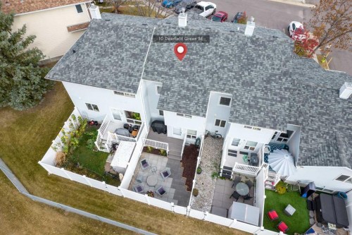 10 Deerfield Green Se, Calgary, AB - Outdoor