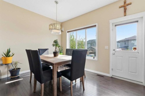 19 Hillcrest Link Sw, Airdrie, AB - Indoor Photo Showing Dining Room