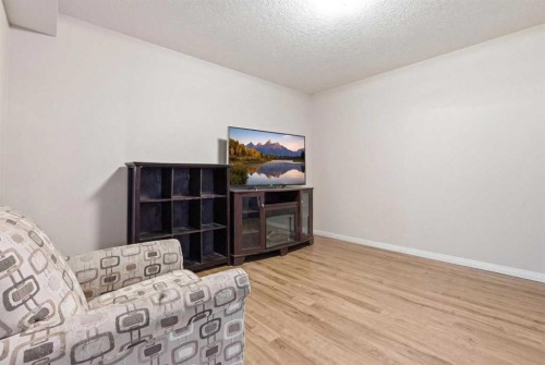 19 Hillcrest Link Sw, Airdrie, AB - Indoor
