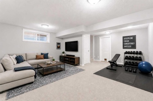 394 Copperpond Boulevard Se, Calgary, AB - Indoor