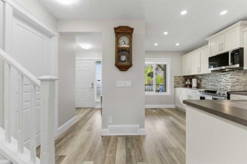 394 Copperpond Boulevard Se, Calgary, AB - Indoor