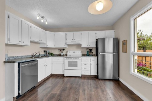 54 Bermondsey Road Nw, Calgary, AB 