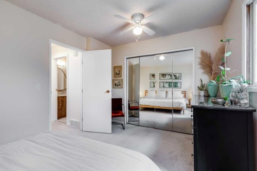 54 Bermondsey Road Nw, Calgary, AB 