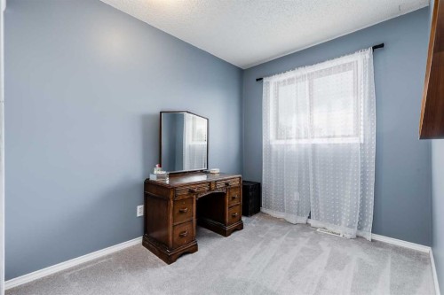 54 Bermondsey Road Nw, Calgary, AB 