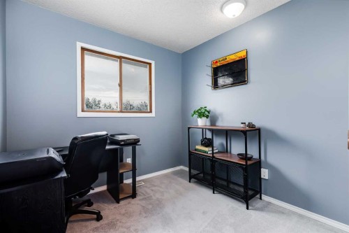 54 Bermondsey Road Nw, Calgary, AB 