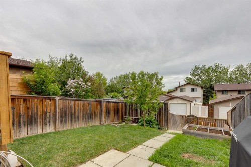 54 Bermondsey Road Nw, Calgary, AB 